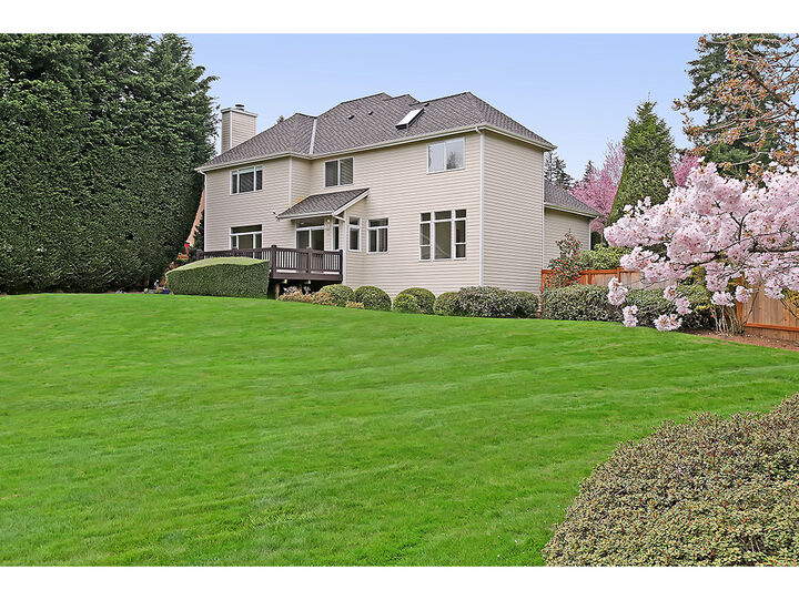 Property Photo:  16037 SE 125th St  WA 98059 
