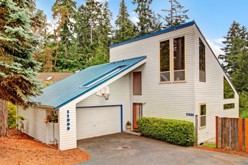 Property Photo:  11909 80th Place NE  WA 98034 