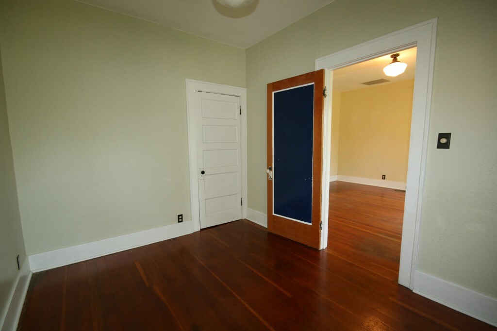 Property Photo: 711 Gladstone St WA 98225