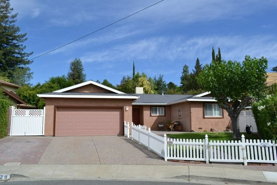 Property Photo:  629 Sherree Ct  CA 94553-5935 