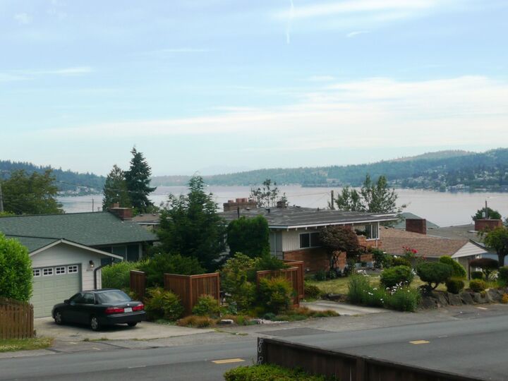 Property Photo:  8009 S Lakeridge Dr  WA 98178 