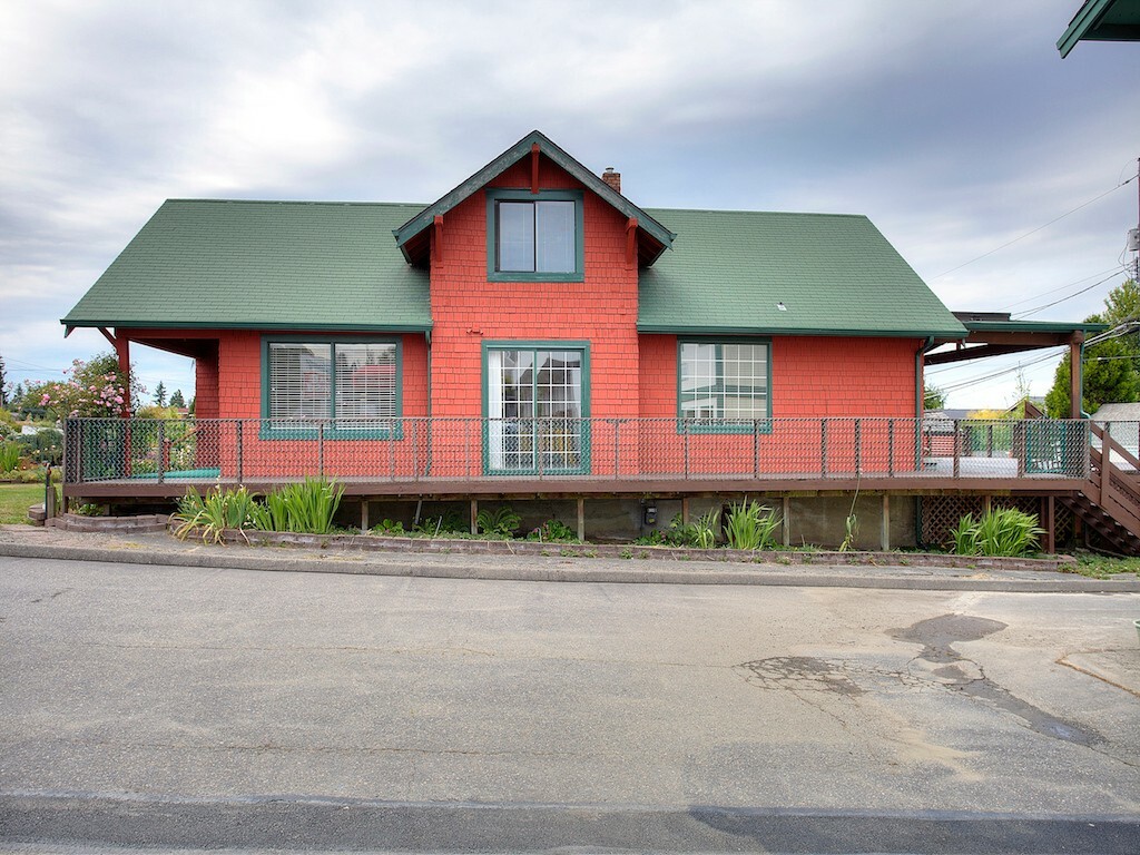 Property Photo: 5017 N Pearl St WA 98407