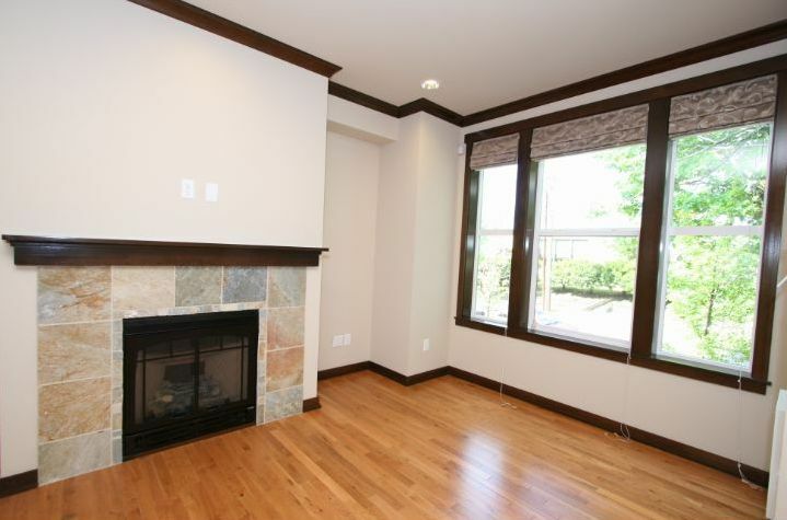 Property Photo: 1422 18th Ave B WA 98122