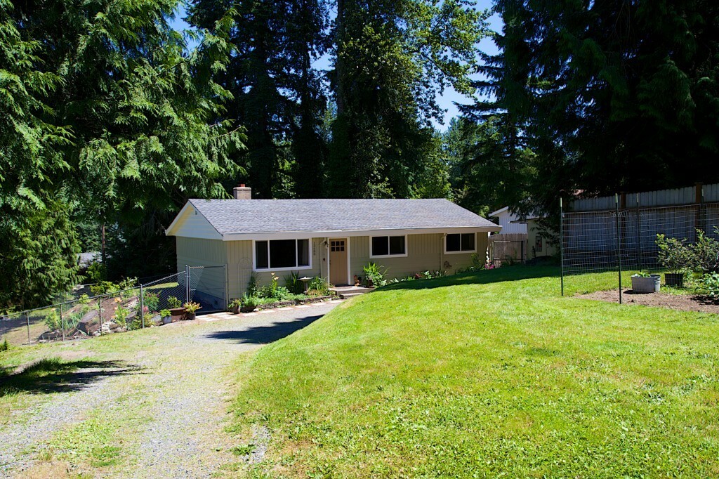 Property Photo:  13688 196th Ave SE  WA 98059 