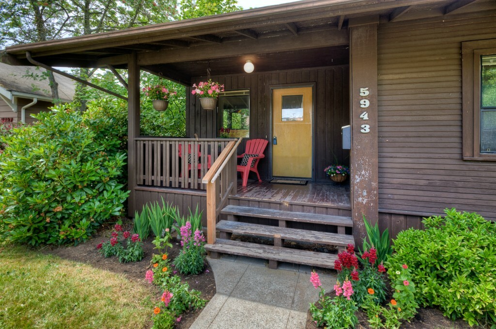 Property Photo:  5943 42nd Ave SW  WA 98136 