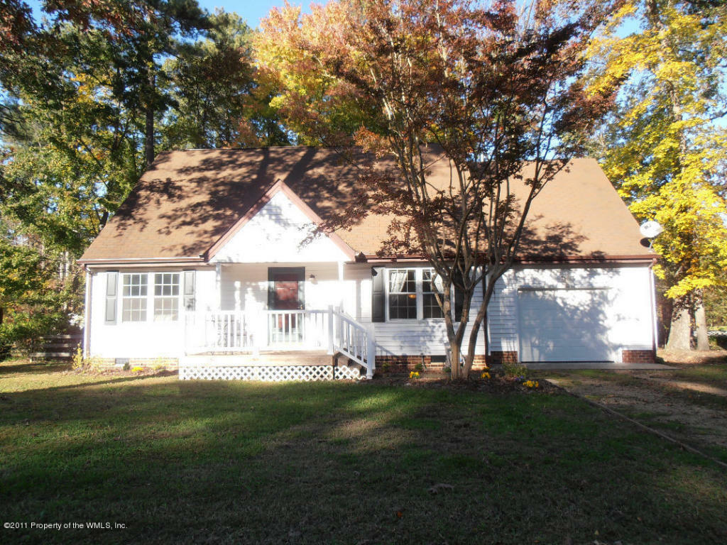 Property Photo:  3301 Chestnut Hill Court  VA 23185 