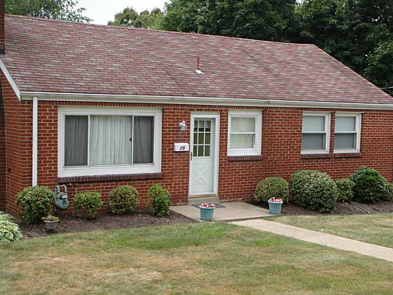 Property Photo: 29 Locust Lane PA 15241