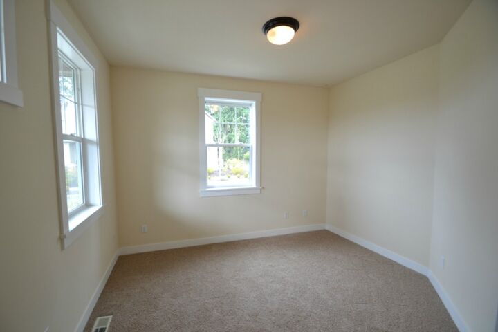 Property Photo:  13811 North Point Cir  WA 98012 