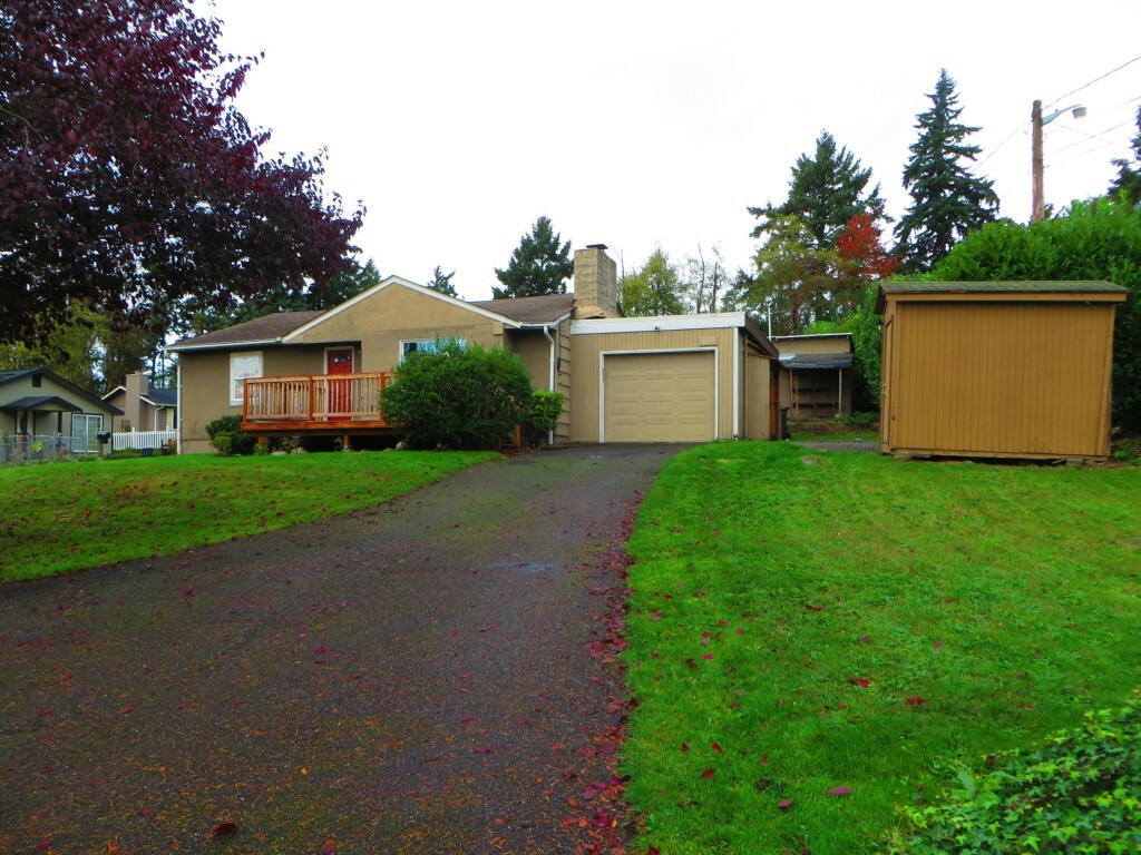 Property Photo:  3212 S 259th Lane  WA 98032 