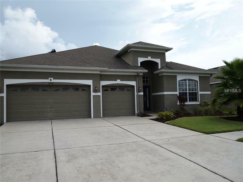 Property Photo:  31542 Bearded Oak Drive  FL 33543 