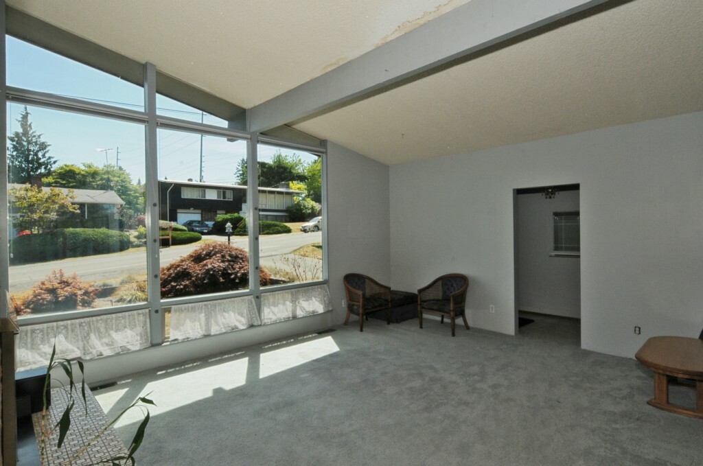 Property Photo: 2110 N 171st St WA 98133
