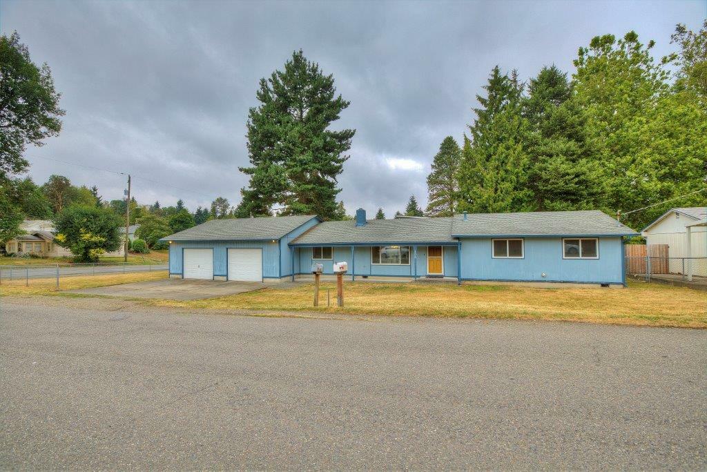 Property Photo:  806 S 120th St  WA 98168 