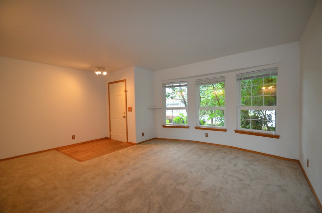 Property Photo:  1903 Elhardt St  WA 98282 