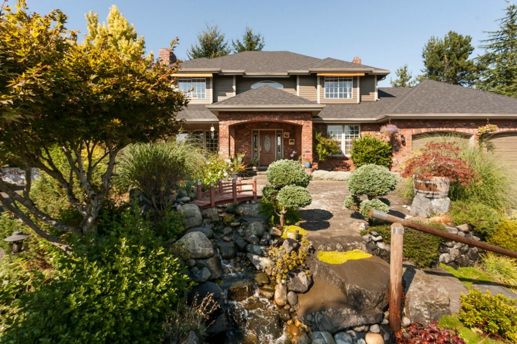 Property Photo: 10515 47th St E WA 98372