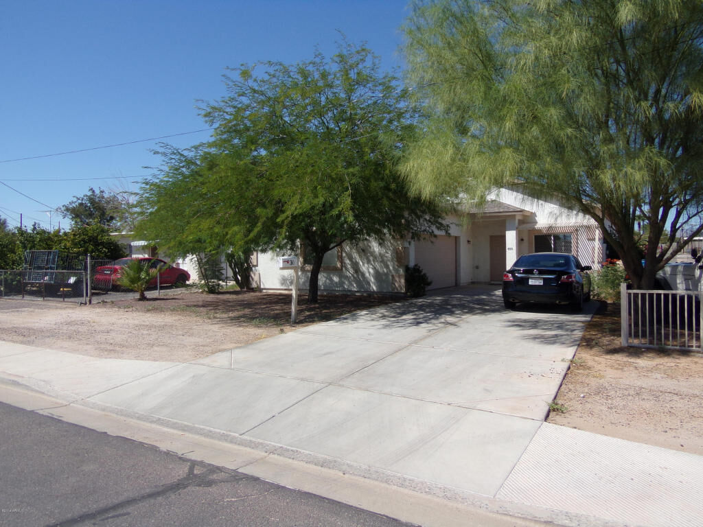 Property Photo:  306 E Clanton Avenue  AZ 85326 