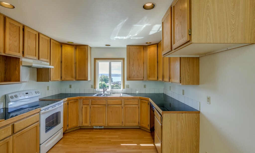 Property Photo: 1023 Orchid Rd WA 98282
