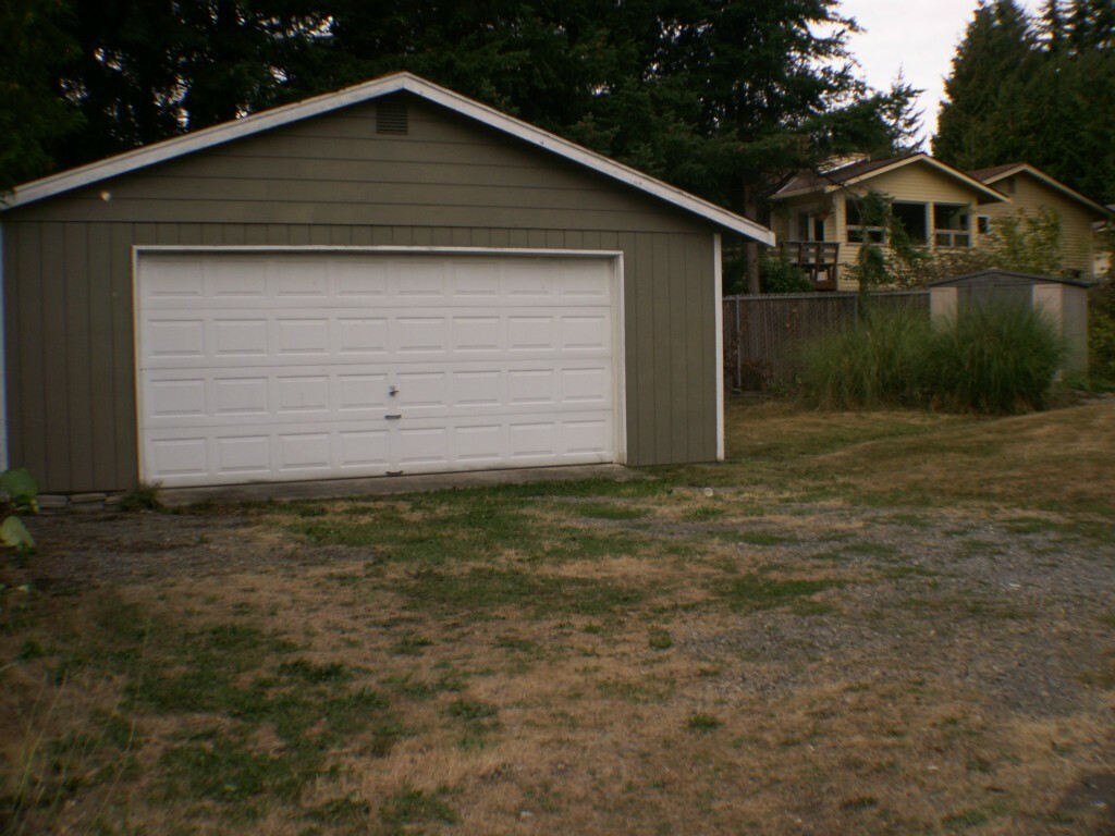 Property Photo:  1116 S 251st St  WA 98198 