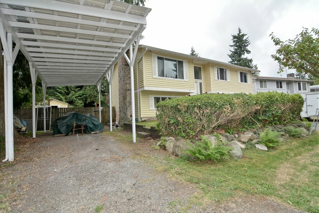 Property Photo: 10010 38th Place SE WA 98258