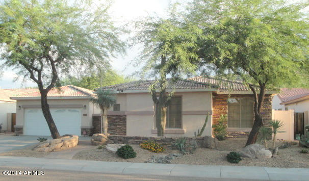 Property Photo: 5915 W Straight Arrow Lane AZ 85083