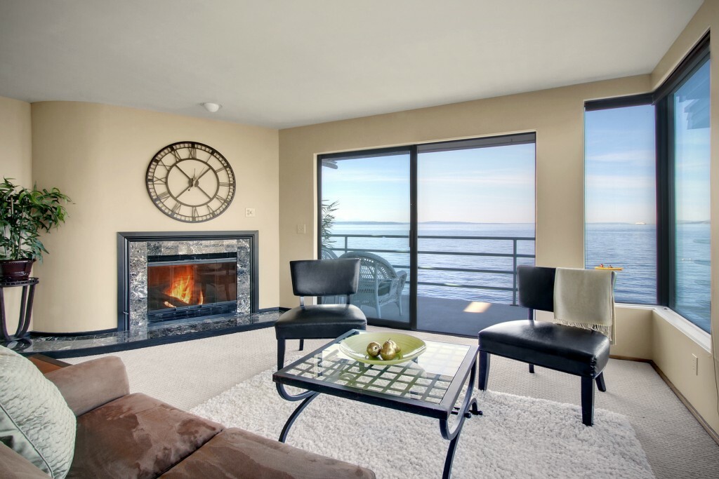 Property Photo:  3051 Alki Ave SW B  WA 98116 