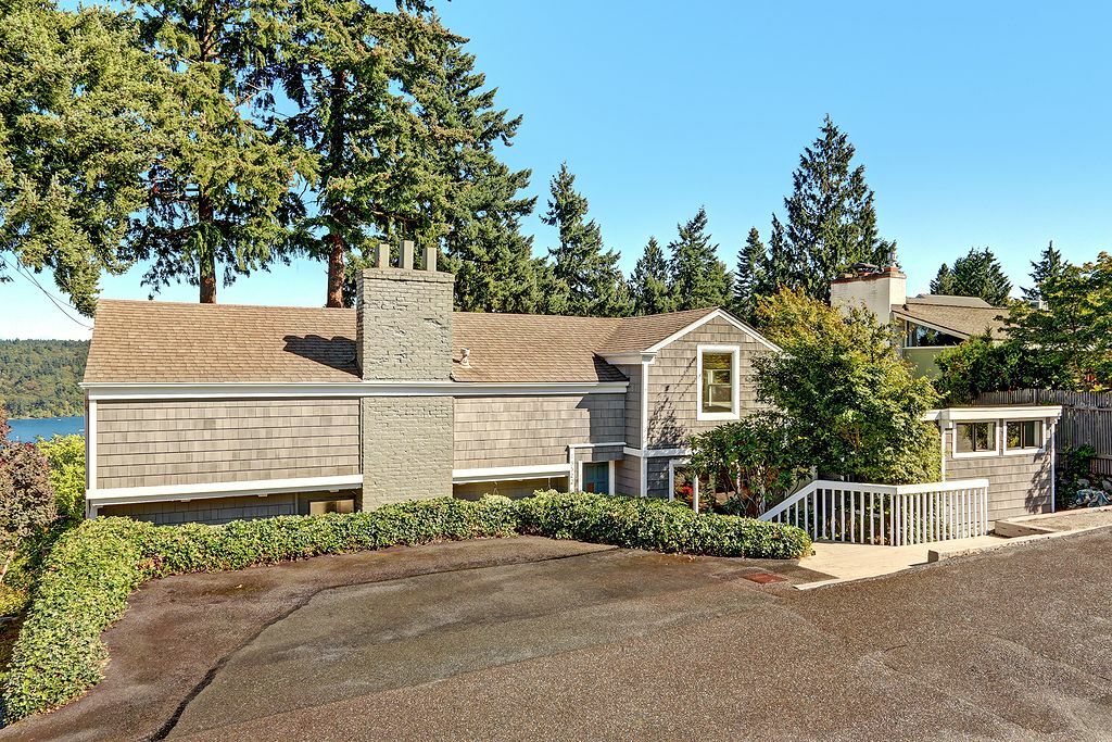 Property Photo:  13522 40th Ave NE  WA 98125 