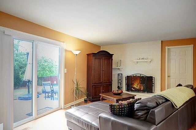 Property Photo: 19601 4th Ave S WA 98148