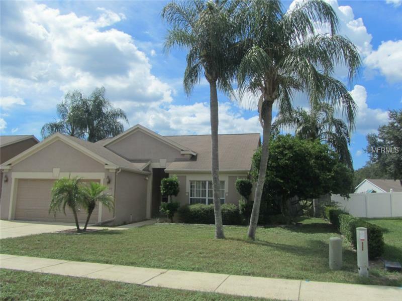 Property Photo:  1724 Blue Lake Court  FL 34689 