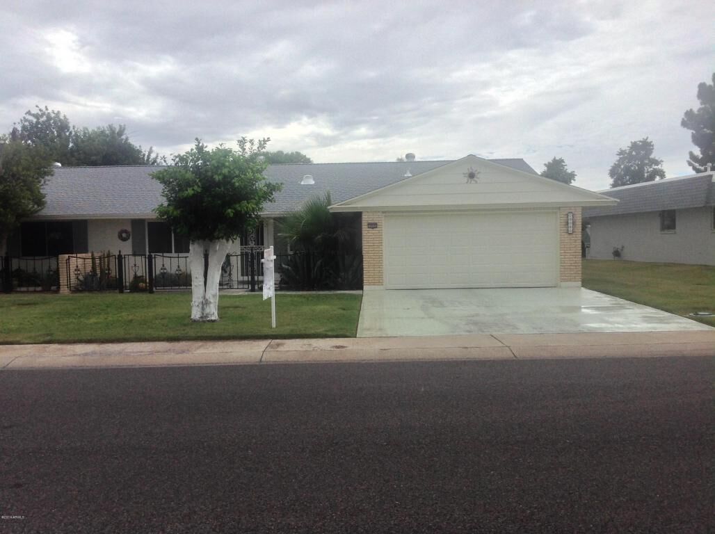 Property Photo:  10505 W Roundelay Circle  AZ 85351 
