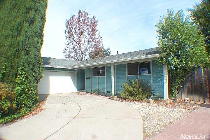 Property Photo: 4878 Tangerine Avenue CA 95823