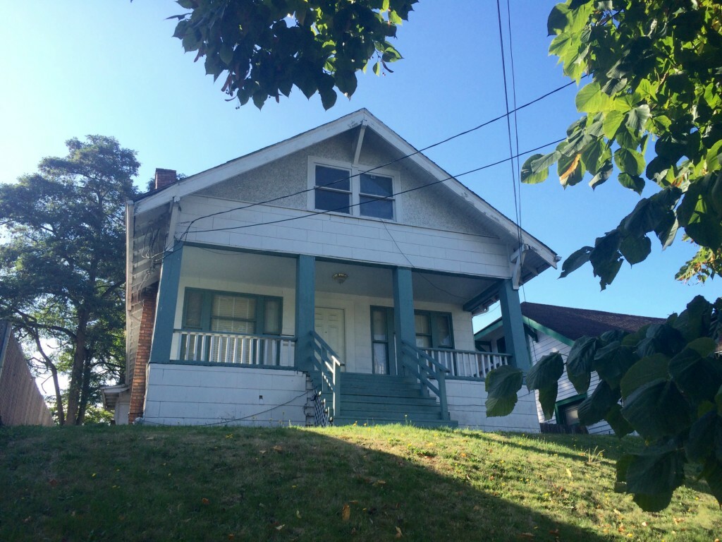 Property Photo: 5955 Rainier Ave S WA 98118