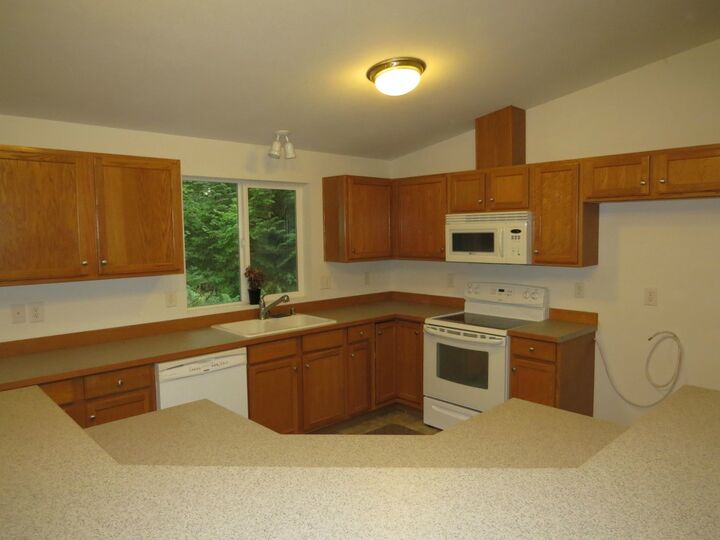 Property Photo:  180 E Lakeshore Dr  WA 98584