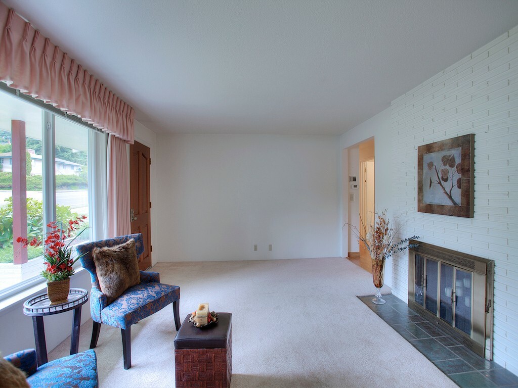 Property Photo:  510 Regents Blvd  WA 98466 