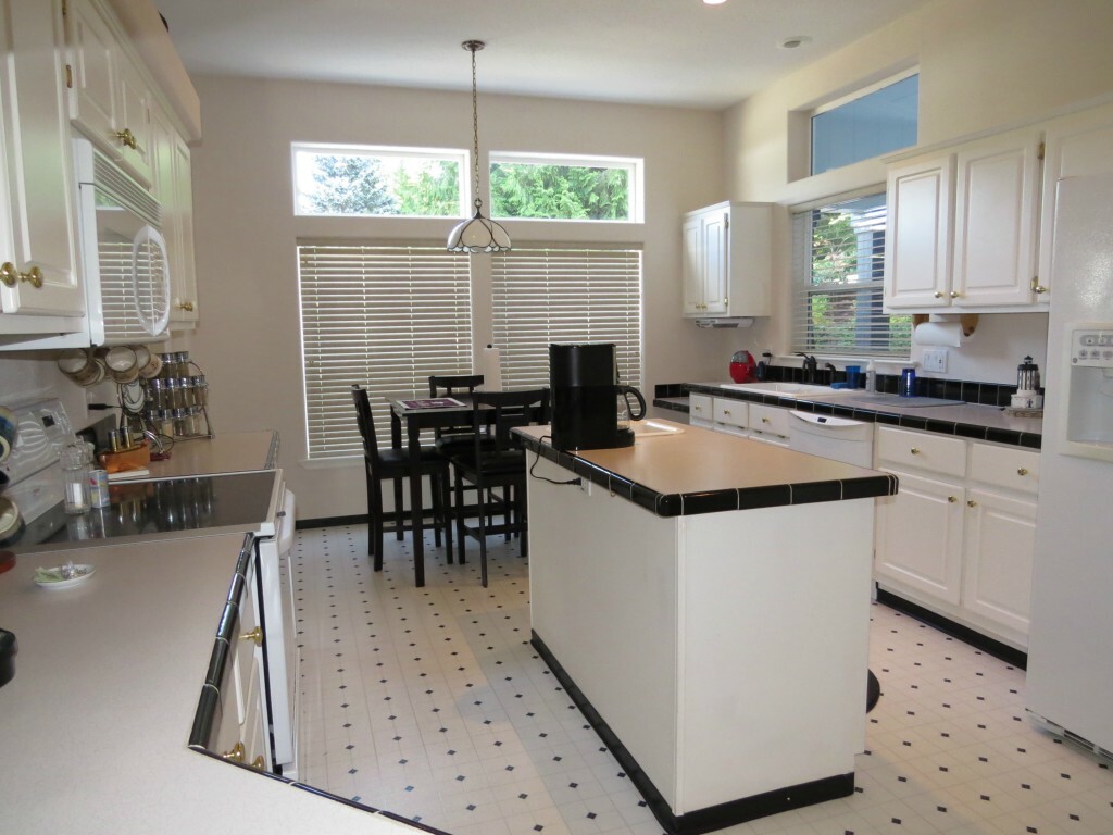 Property Photo:  121 SE Cabana Ave  WA 98584 