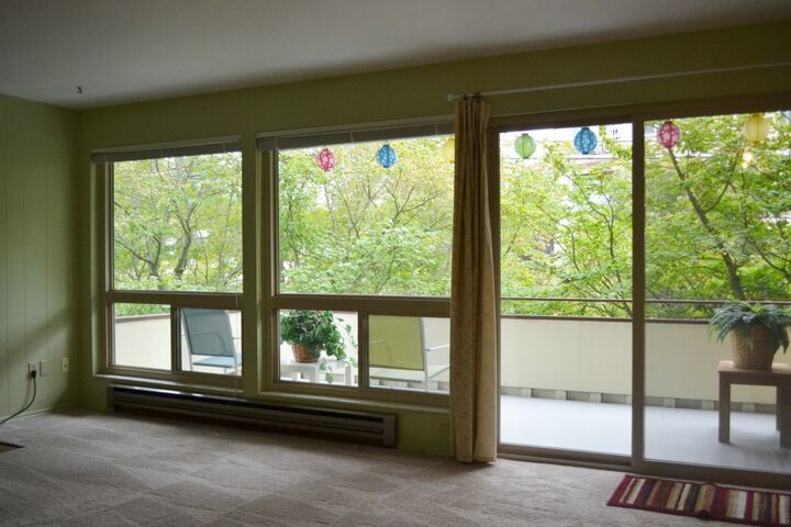 Property Photo: 2301 NE 65th St 303 WA 98115