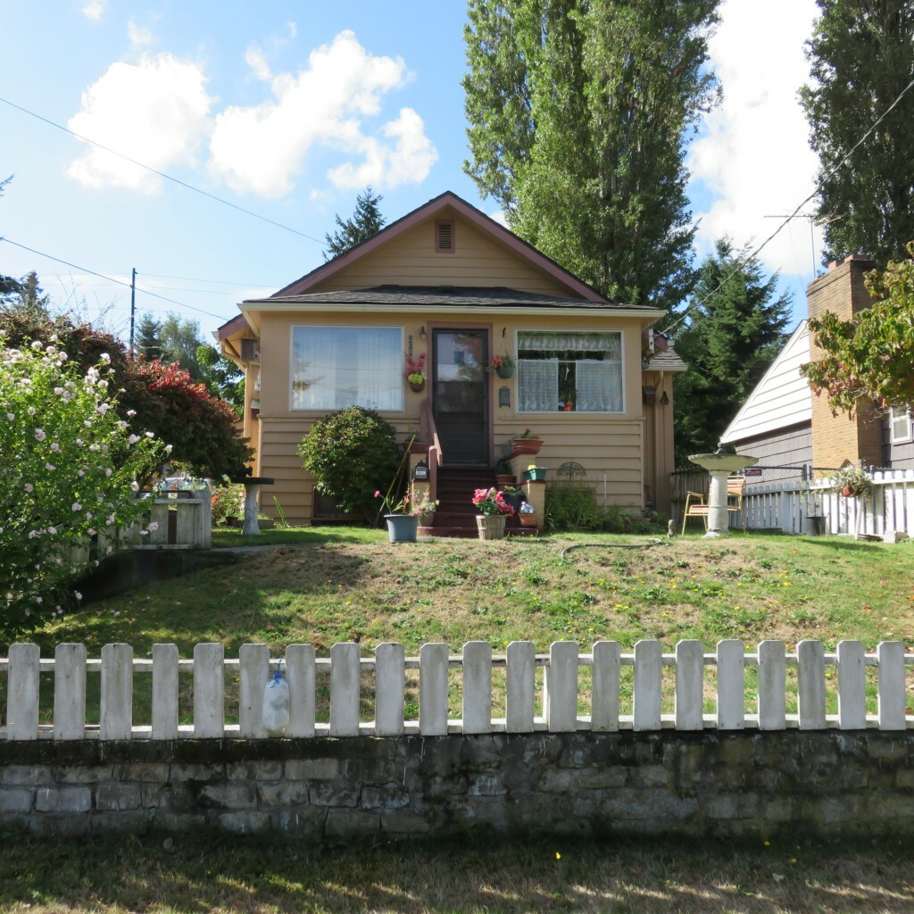 Property Photo:  9227 Dibble Ave NW  WA 98117 