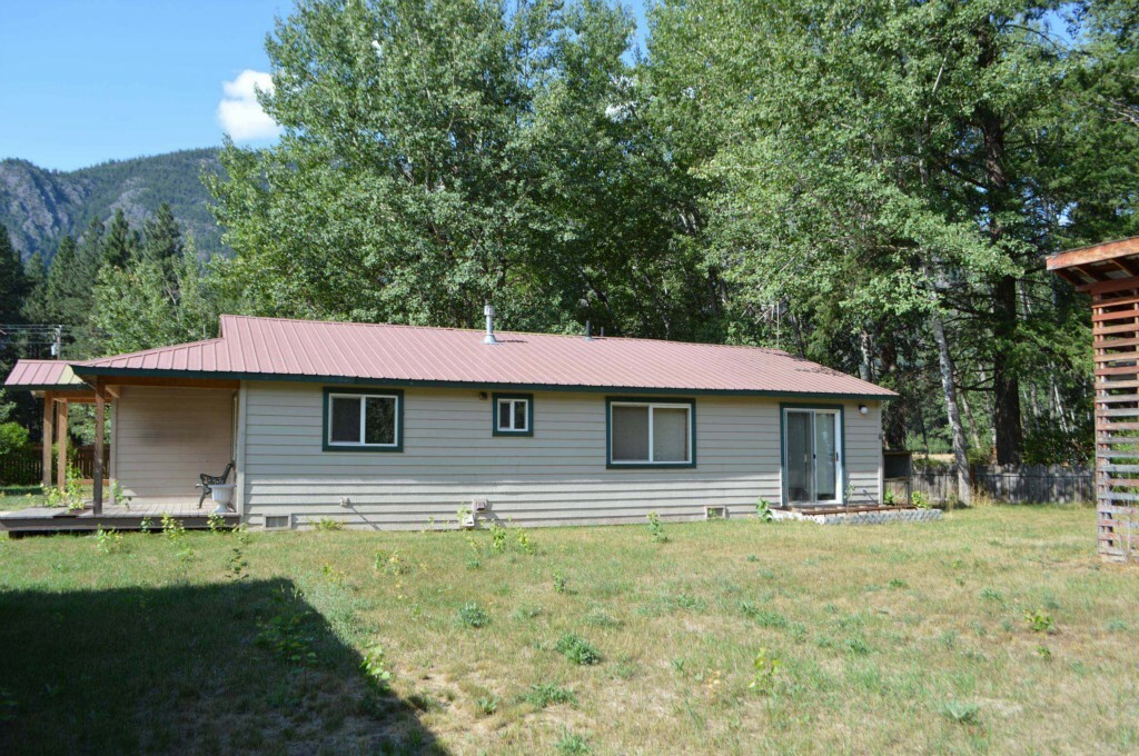 Property Photo:  18409 State Route 20  WA 98862 