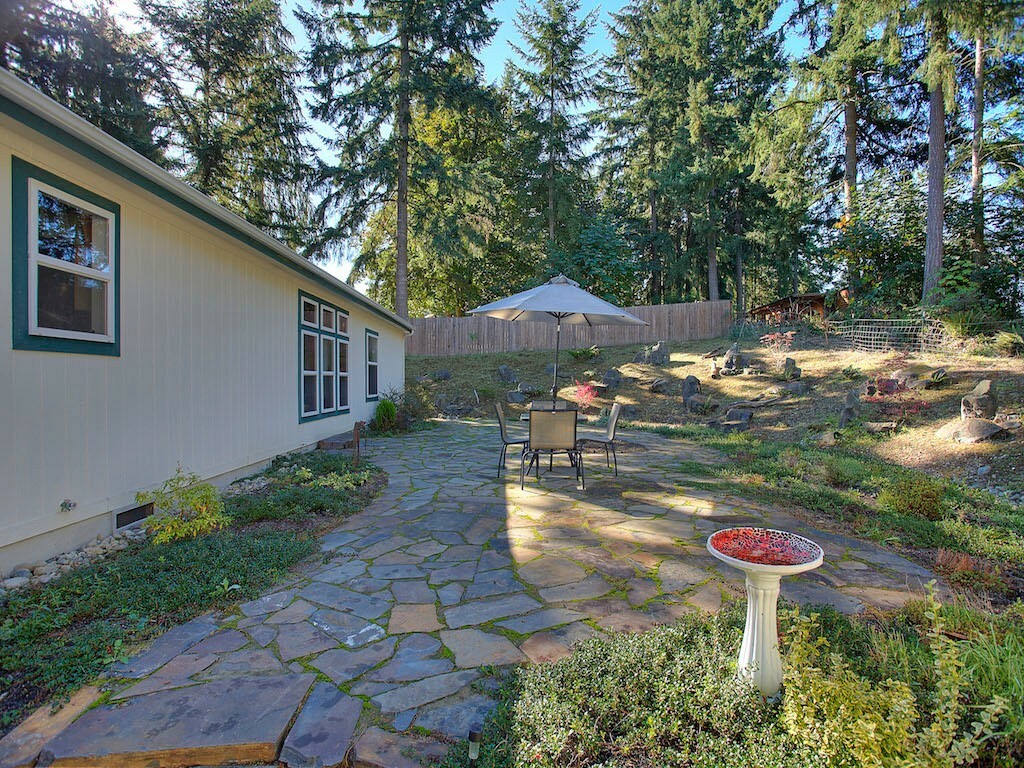 Property Photo:  16418 193rd Ave E  WA 98391 