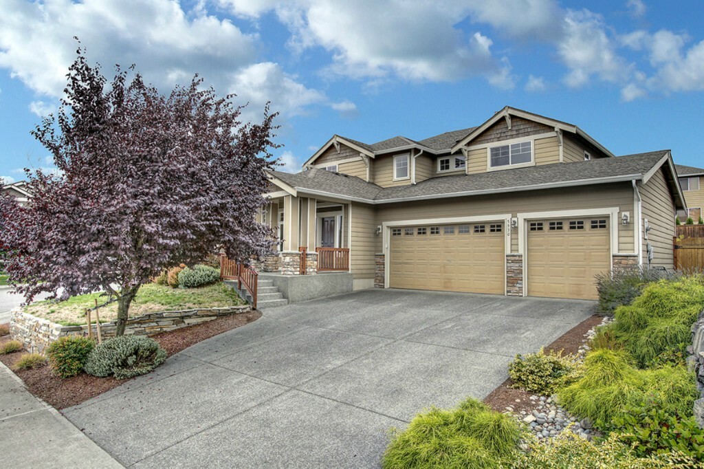 Property Photo:  5930 NE 2nd Ct  WA 98059 