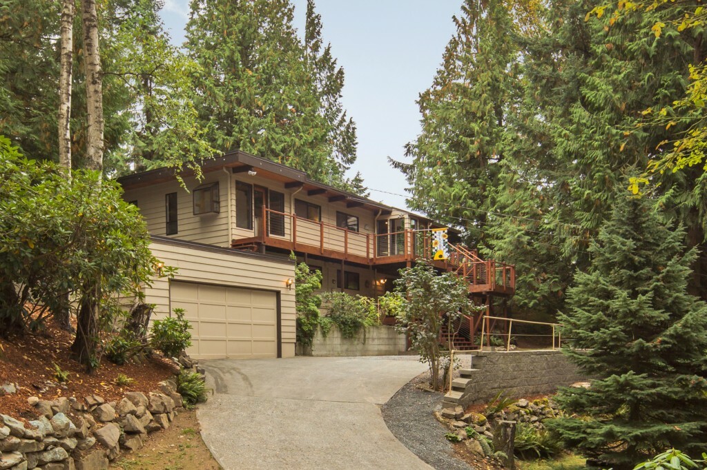 Property Photo:  4069 NE 196th St  WA 98155 