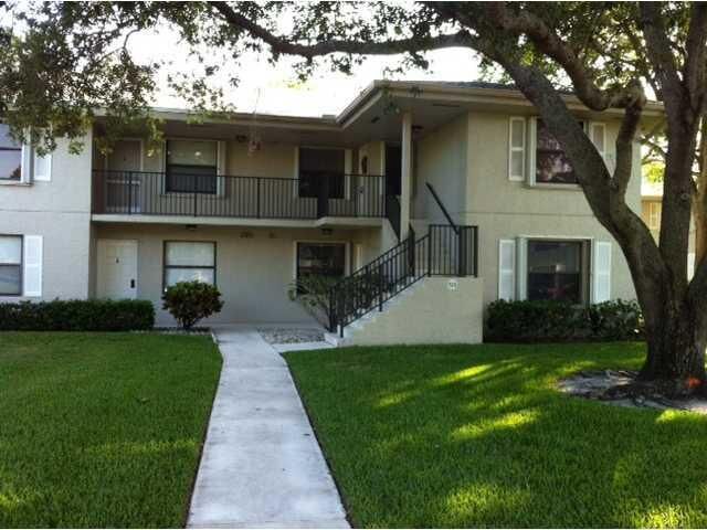 Property Photo: 501 Sabal Ridge Circle C FL 33418