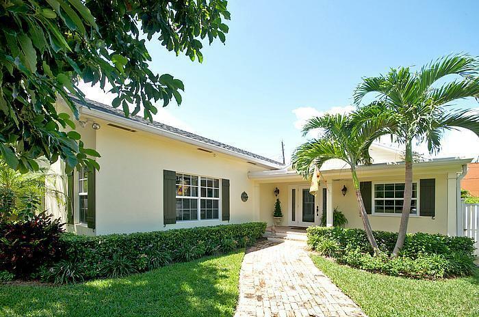 Property Photo: 214 SE 7th Avenue FL 33483