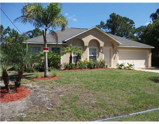 Property Photo:  1341 SW Bougainvillea  FL 34953 