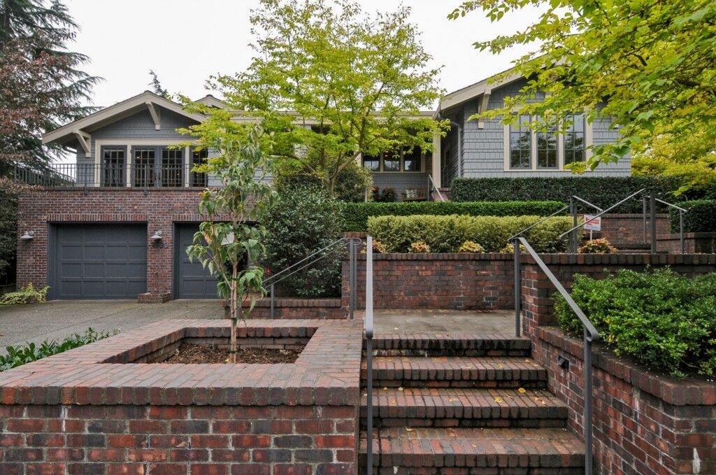 Property Photo: 2000 38th Avenue E WA 98112