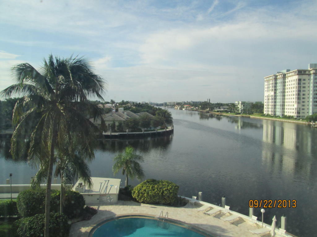 Property Photo: 400 Seasage Drive 401 FL 33483