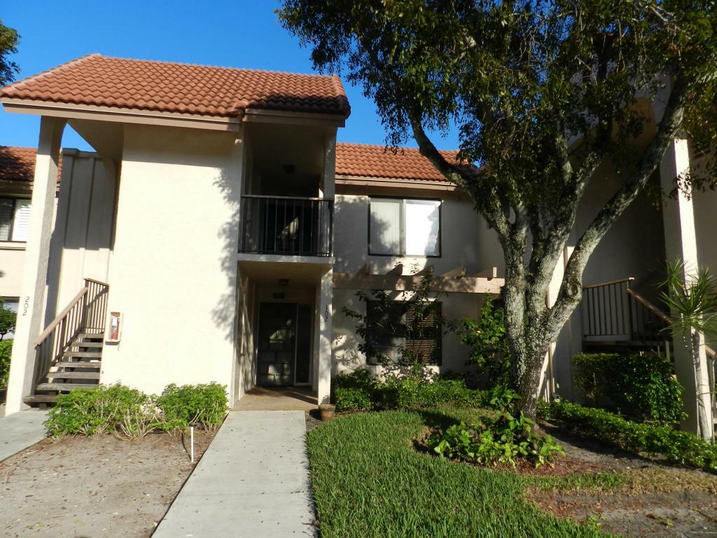 Property Photo:  5750 Fairway Park Court 102  FL 33437 