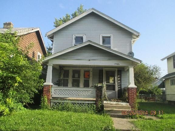 Property Photo:  1566 Briarwood Avenue  OH 43211