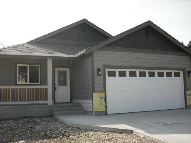 Property Photo:  103 Oak Ct SE  WA 98576 