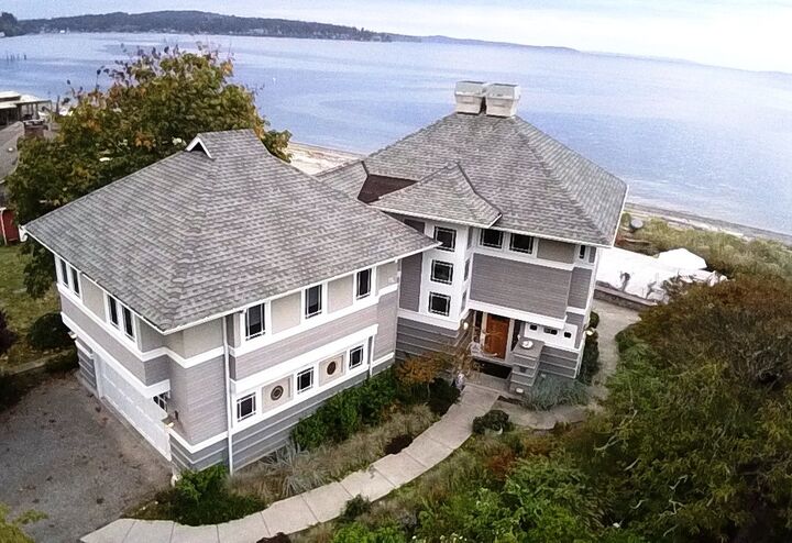 Property Photo: 7776 NE Yeomalt Point Dr WA 98110