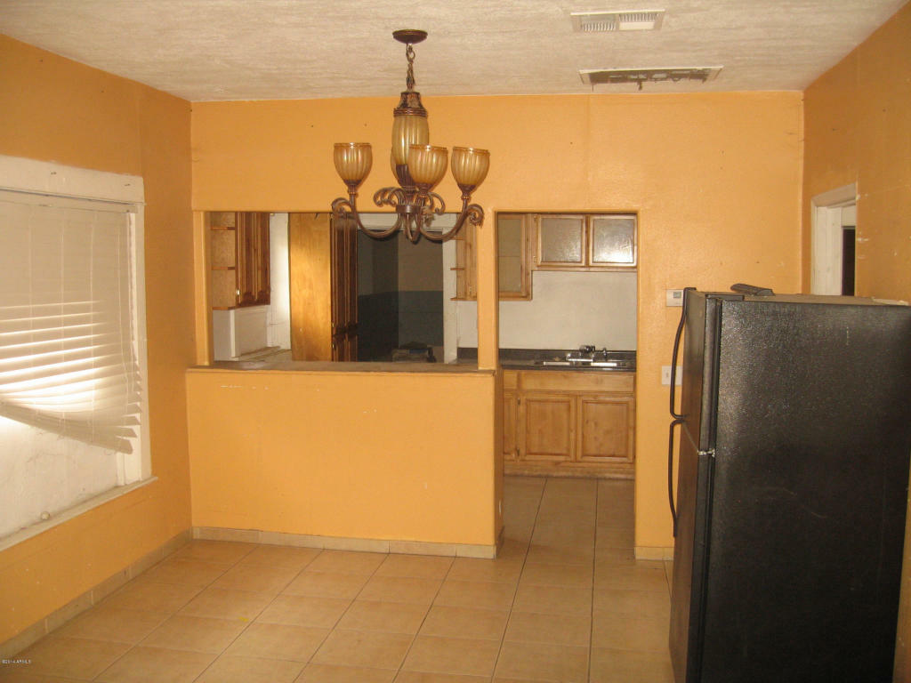 Property Photo:  2009 W Monroe Street  AZ 85009 