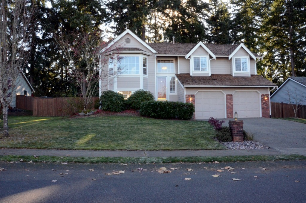 Property Photo:  7528 139th St Ct E  WA 98074 